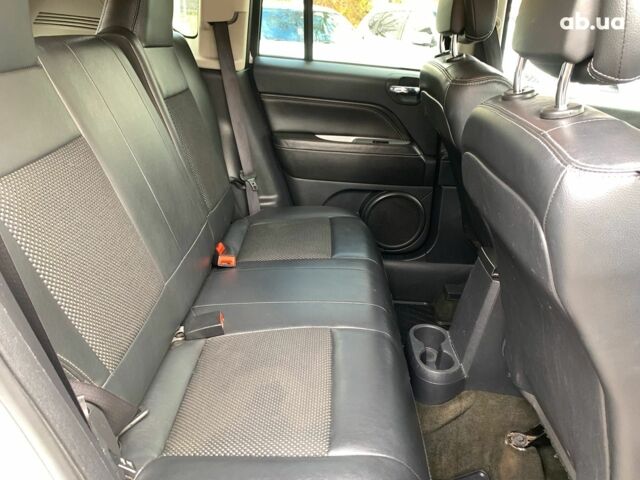 Джип Compass 2016 у Вінниці на Automoto.ua Білий Джип Compass, об'ємом двигуна 2.4 л та пробігом 133 тис. км за 11890 $, фото 22 на Automoto.ua