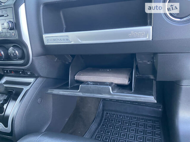 Белый Джип Компас, объемом двигателя 2.4 л и пробегом 165 тыс. км за 10900 $, фото 18 на Automoto.ua