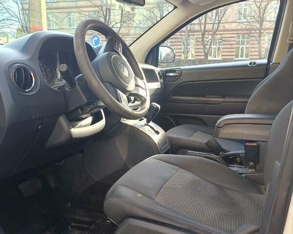 Джип Compass 2016 у Києві на Automoto.ua Білий Джип Compass, об'ємом двигуна 2 л та пробігом 150 тис. км за 10000 $, фото 10 на Automoto.ua