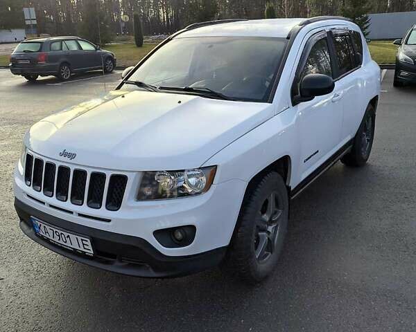 Белый Джип Компас, объемом двигателя 2.4 л и пробегом 133 тыс. км за 12000 $, фото 2 на Automoto.ua