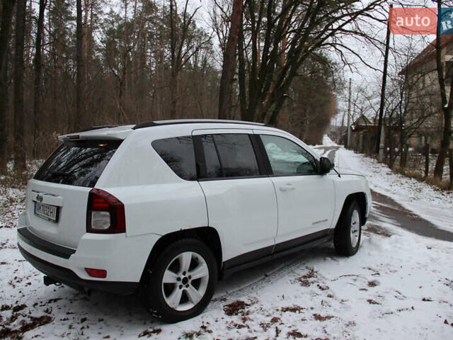 Белый Джип Компас, объемом двигателя 2 л и пробегом 201 тыс. км за 10400 $, фото 1 на Automoto.ua