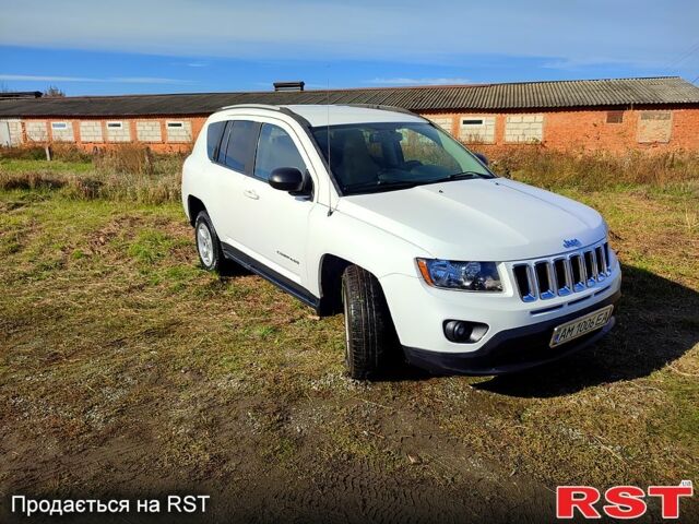 Білий Джип Compass, об'ємом двигуна 2.4 л та пробігом 79 тис. км за 11500 $, фото 8 на Automoto.ua