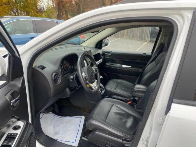 Білий Джип Compass, об'ємом двигуна 2.4 л та пробігом 74 тис. км за 11200 $, фото 9 на Automoto.ua