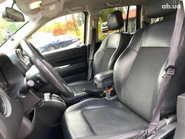 Джип Compass 2016 у Вінниці на Automoto.ua Білий Джип Compass, об'ємом двигуна 2.4 л та пробігом 133 тис. км за 11890 $, фото 25 на Automoto.ua