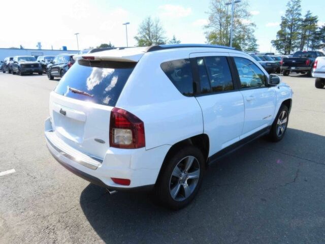 Белый Джип Компас, объемом двигателя 2.4 л и пробегом 75 тыс. км за 6700 $, фото 2 на Automoto.ua