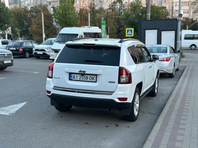 Белый Джип Компас, объемом двигателя 2.4 л и пробегом 160 тыс. км за 12000 $, фото 3 на Automoto.ua