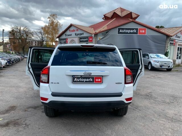 Джип Compass 2016 у Вінниці на Automoto.ua Білий Джип Compass, об'ємом двигуна 2.4 л та пробігом 133 тис. км за 11890 $, фото 13 на Automoto.ua