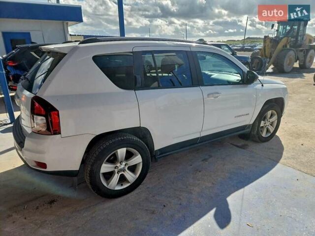 Белый Джип Компас, объемом двигателя 2.36 л и пробегом 104 тыс. км за 800 $, фото 3 на Automoto.ua