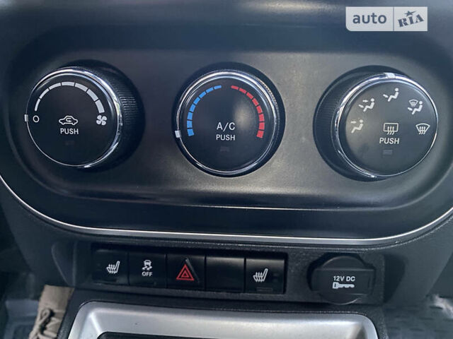 Белый Джип Компас, объемом двигателя 2.4 л и пробегом 165 тыс. км за 10900 $, фото 27 на Automoto.ua