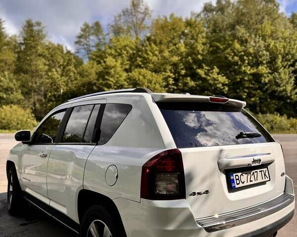 Белый Джип Компас, объемом двигателя 2.36 л и пробегом 135 тыс. км за 12300 $, фото 2 на Automoto.ua