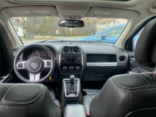 Білий Джип Compass, об'ємом двигуна 2.4 л та пробігом 74 тис. км за 11200 $, фото 8 на Automoto.ua