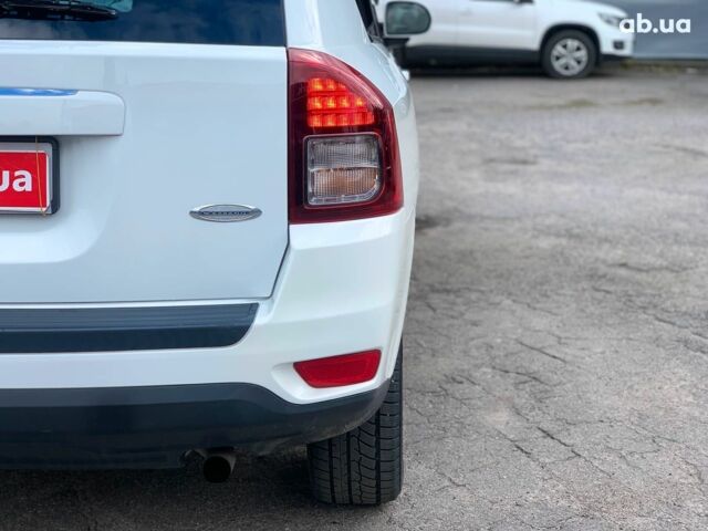 Джип Compass 2016 у Вінниці на Automoto.ua Білий Джип Compass, об'ємом двигуна 2.4 л та пробігом 133 тис. км за 11890 $, фото 10 на Automoto.ua