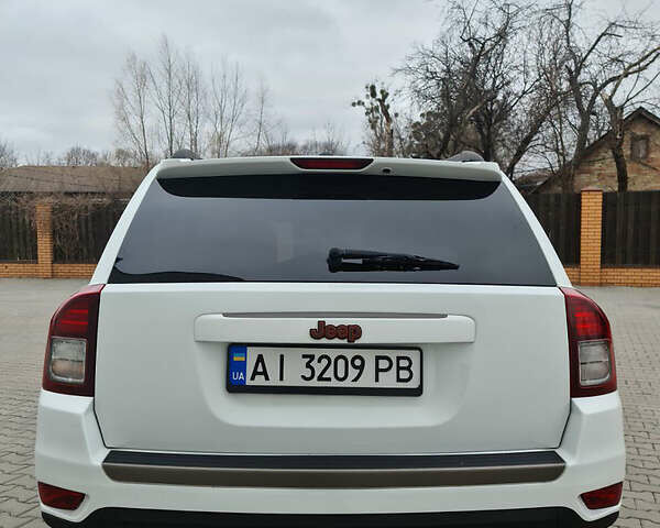 Белый Джип Компас, объемом двигателя 2.4 л и пробегом 135 тыс. км за 12400 $, фото 6 на Automoto.ua