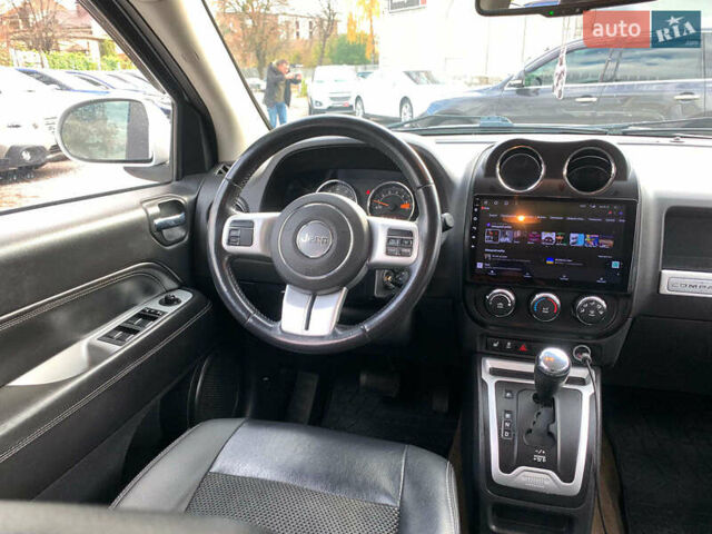 Джип Compass 2016 у Вінниці на Automoto.ua Білий Джип Compass, об'ємом двигуна 2.4 л та пробігом 133 тис. км за 11890 $, фото 31 на Automoto.ua