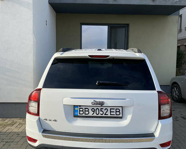 Белый Джип Компас, объемом двигателя 2.36 л и пробегом 155 тыс. км за 11000 $, фото 3 на Automoto.ua