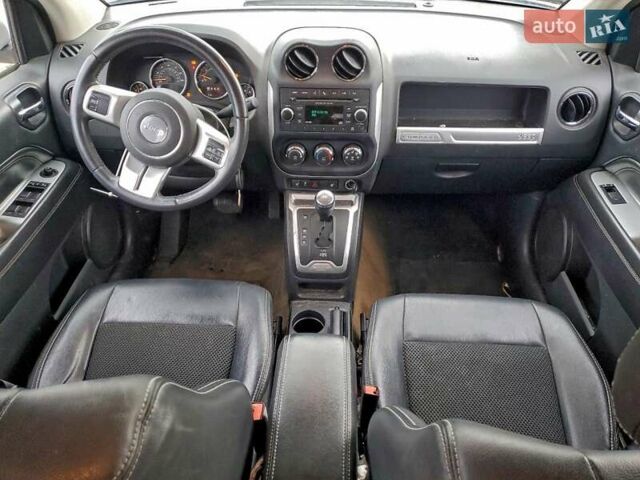 Белый Джип Компас, объемом двигателя 2.36 л и пробегом 155 тыс. км за 650 $, фото 6 на Automoto.ua