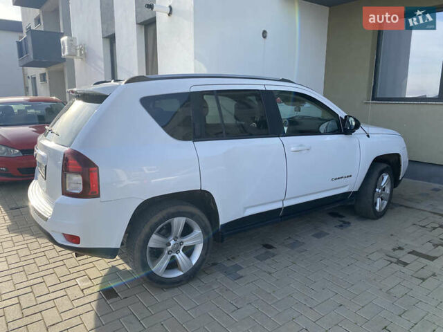 Белый Джип Компас, объемом двигателя 2.36 л и пробегом 155 тыс. км за 11000 $, фото 2 на Automoto.ua
