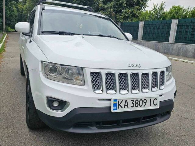 Белый Джип Компас, объемом двигателя 2 л и пробегом 164 тыс. км за 12500 $, фото 1 на Automoto.ua