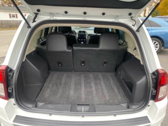 Білий Джип Compass, об'ємом двигуна 2.4 л та пробігом 74 тис. км за 11200 $, фото 11 на Automoto.ua