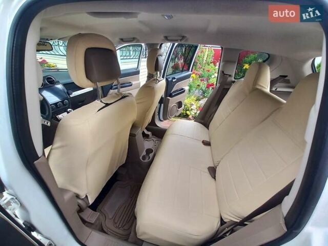 Белый Джип Компас, объемом двигателя 2 л и пробегом 219 тыс. км за 12200 $, фото 8 на Automoto.ua