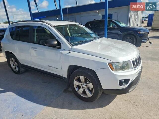 Белый Джип Компас, объемом двигателя 2.36 л и пробегом 104 тыс. км за 800 $, фото 1 на Automoto.ua