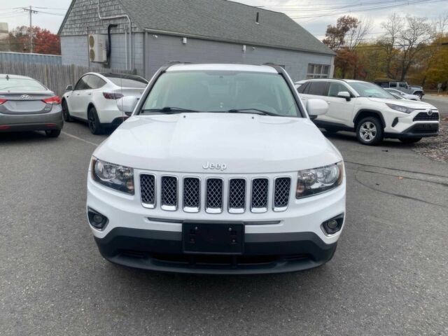 Білий Джип Compass, об'ємом двигуна 2.4 л та пробігом 74 тис. км за 11200 $, фото 1 на Automoto.ua