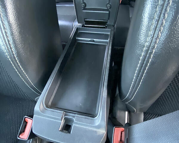 Белый Джип Компас, объемом двигателя 2.4 л и пробегом 165 тыс. км за 10900 $, фото 23 на Automoto.ua