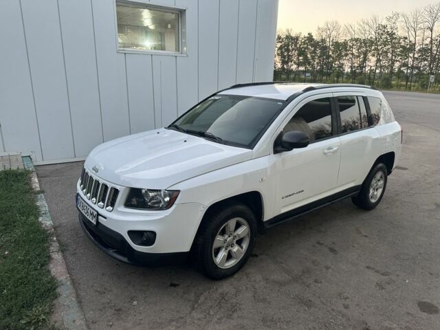 Білий Джип Compass, об'ємом двигуна 2 л та пробігом 123 тис. км за 9700 $, фото 1 на Automoto.ua