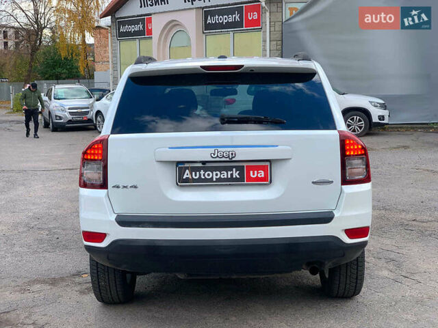Джип Compass 2016 у Вінниці на Automoto.ua Білий Джип Compass, об'ємом двигуна 2.4 л та пробігом 133 тис. км за 11890 $, фото 5 на Automoto.ua