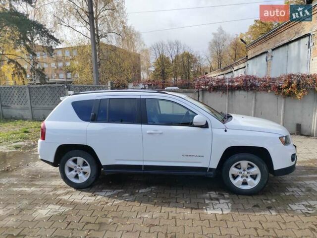 Джип Компас 2016 в Сумах на Automoto.ua Белый Джип Компас, объемом двигателя 2.4 л и пробегом 153 тыс. км за 10200 $, фото 12 на Automoto.ua