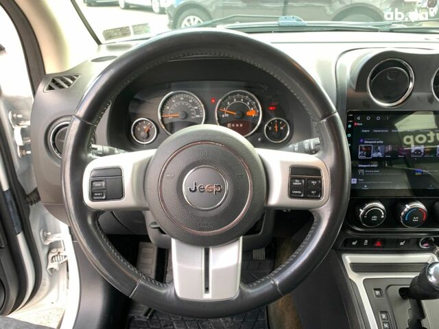 Джип Compass 2016 у Вінниці на Automoto.ua Білий Джип Compass, об'ємом двигуна 2.4 л та пробігом 133 тис. км за 11890 $, фото 26 на Automoto.ua