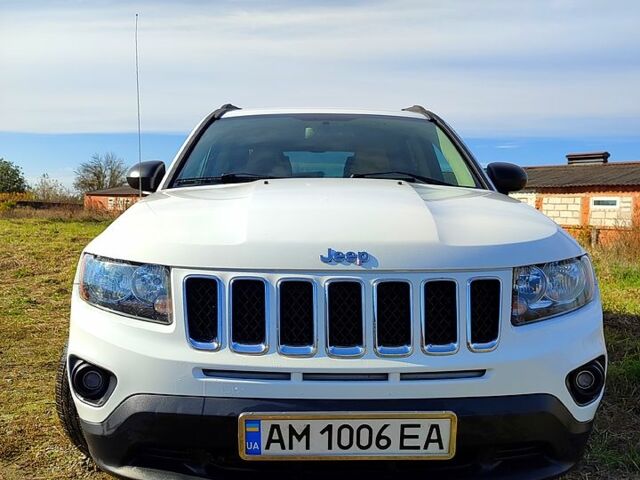 Білий Джип Compass, об'ємом двигуна 2.4 л та пробігом 79 тис. км за 11500 $, фото 5 на Automoto.ua
