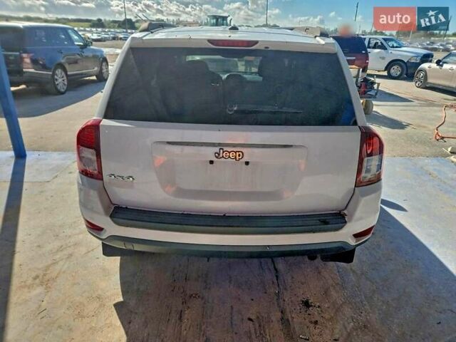 Белый Джип Компас, объемом двигателя 2.36 л и пробегом 104 тыс. км за 800 $, фото 5 на Automoto.ua