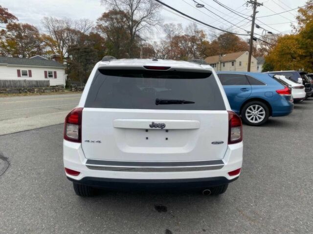 Білий Джип Compass, об'ємом двигуна 2.4 л та пробігом 74 тис. км за 11200 $, фото 5 на Automoto.ua