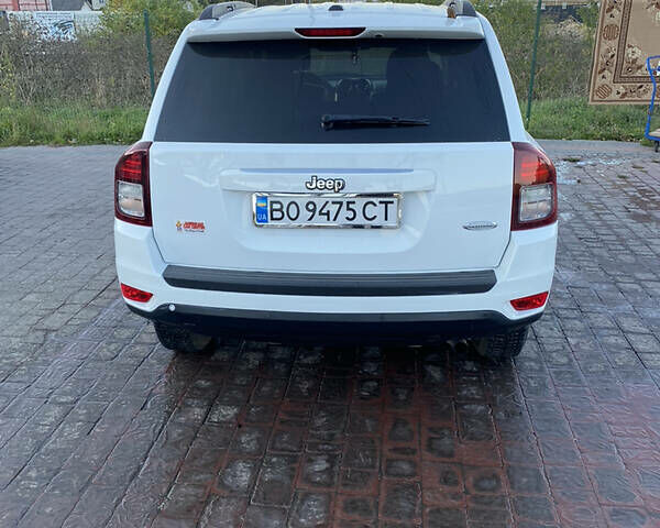 Белый Джип Компас, объемом двигателя 2.4 л и пробегом 165 тыс. км за 10900 $, фото 3 на Automoto.ua