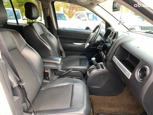 Джип Compass 2016 у Вінниці на Automoto.ua Білий Джип Compass, об'ємом двигуна 2.4 л та пробігом 133 тис. км за 11890 $, фото 21 на Automoto.ua