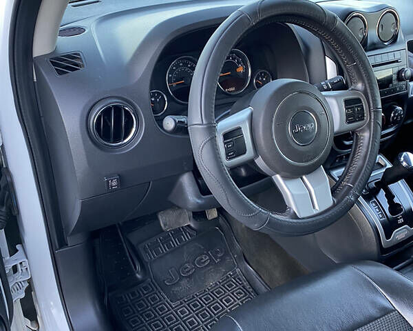 Белый Джип Компас, объемом двигателя 2.4 л и пробегом 165 тыс. км за 10900 $, фото 15 на Automoto.ua