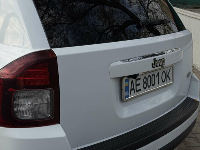 Білий Джип Compass, об'ємом двигуна 2 л та пробігом 115 тис. км за 13000 $, фото 7 на Automoto.ua