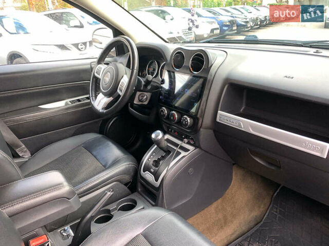 Джип Compass 2016 у Вінниці на Automoto.ua Білий Джип Compass, об'ємом двигуна 2.4 л та пробігом 133 тис. км за 11890 $, фото 20 на Automoto.ua