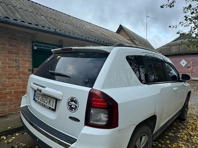 Білий Джип Compass, об'ємом двигуна 2 л та пробігом 305 тис. км за 9500 $, фото 2 на Automoto.ua