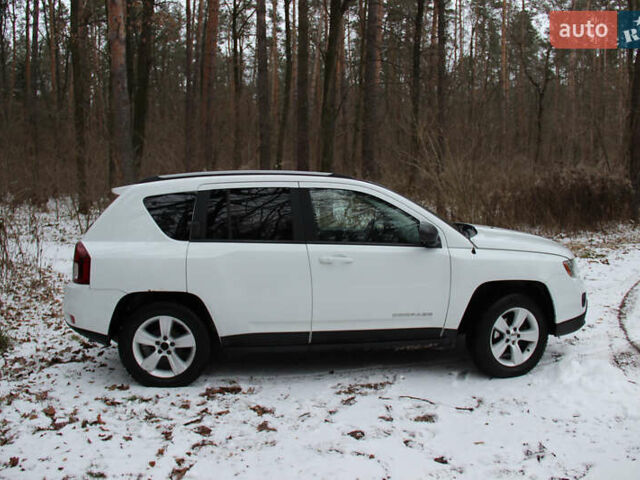 Белый Джип Компас, объемом двигателя 2 л и пробегом 201 тыс. км за 10400 $, фото 6 на Automoto.ua