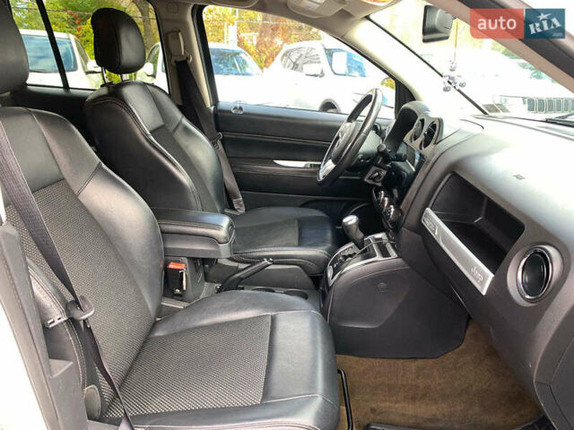 Джип Compass 2016 у Вінниці на Automoto.ua Білий Джип Compass, об'ємом двигуна 2.4 л та пробігом 133 тис. км за 11890 $, фото 21 на Automoto.ua