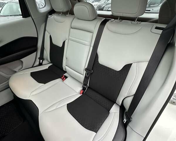 Белый Джип Компас, объемом двигателя 2.4 л и пробегом 120 тыс. км за 15800 $, фото 20 на Automoto.ua
