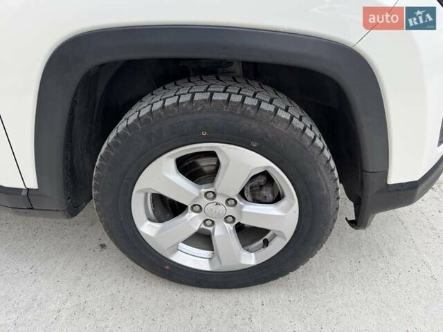 Белый Джип Компас, объемом двигателя 2.4 л и пробегом 120 тыс. км за 15900 $, фото 11 на Automoto.ua