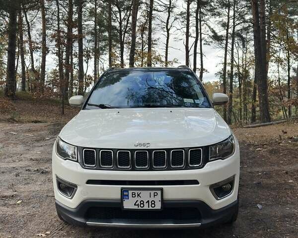 Джип Compass 2017 у Здолбунове на Automoto.ua Білий Джип Compass, об'ємом двигуна 2.36 л та пробігом 140 тис. км за 16200 $, фото 4 на Automoto.ua