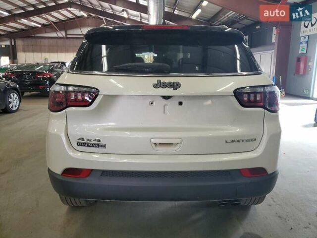 Джип Compass 2017 у Вінниці на Automoto.ua Білий Джип Compass, об'ємом двигуна 2.4 л та пробігом 168 тис. км за 2200 $, фото 5 на Automoto.ua