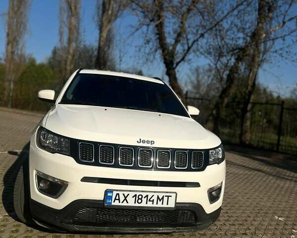 Белый Джип Компас, объемом двигателя 2.36 л и пробегом 130 тыс. км за 16000 $, фото 1 на Automoto.ua