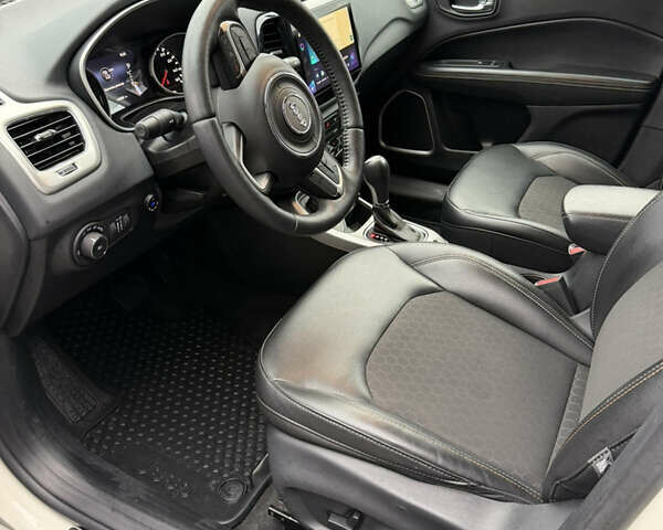 Белый Джип Компас, объемом двигателя 2.36 л и пробегом 146 тыс. км за 14500 $, фото 3 на Automoto.ua