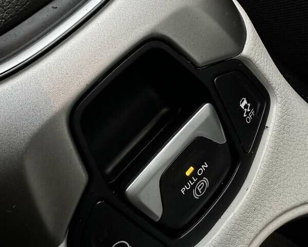 Белый Джип Компас, объемом двигателя 2.4 л и пробегом 120 тыс. км за 15800 $, фото 37 на Automoto.ua