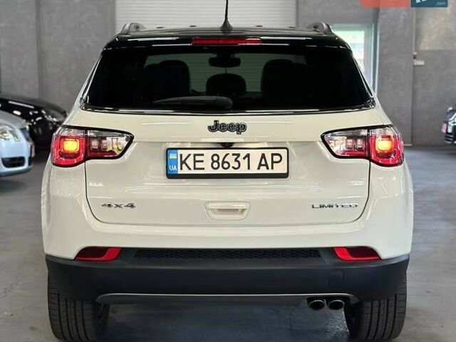 Джип Компас 2017 в Каменское - Днепродзержинск на Automoto.ua Белый Джип Компас, объемом двигателя 2.36 л и пробегом 102 тыс. км за 14799 $, фото 5 на Automoto.ua